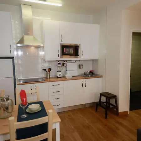 Lovely , Center,near Parking Free *