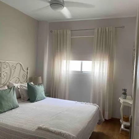 Lovely , Center,near Parking Free *