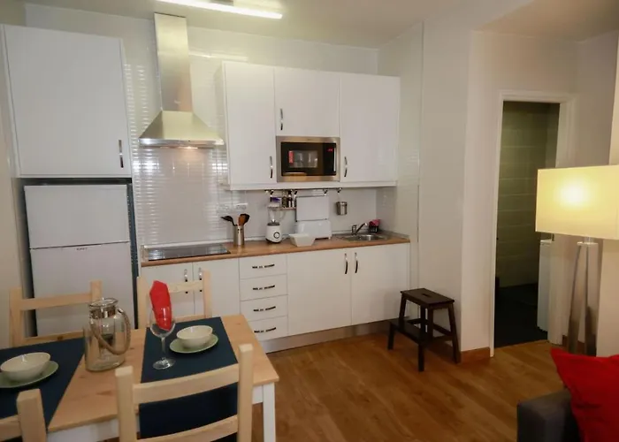 Lovely , Center,near Parking Free *