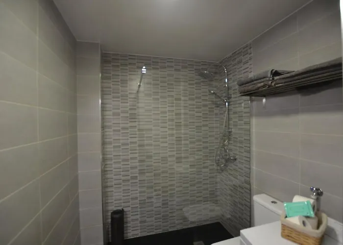 Lovely , Center,near Parking Free *